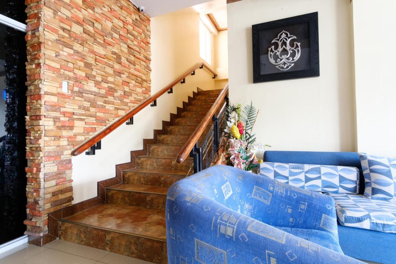 Reddoorz Near Camp Montelibano Otel Bacolod Dış mekan fotoğraf